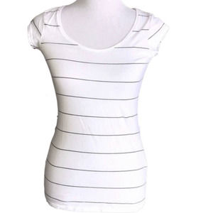 H&M BLACK & WHITE STRIPED COTTON FORM FITTED TOP SIZE 4